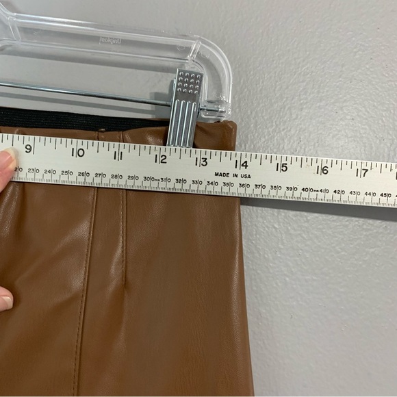 Zara NWOT soft supple vegan leather camel legging pants with side zipper. Size M - Picture 7 of 14